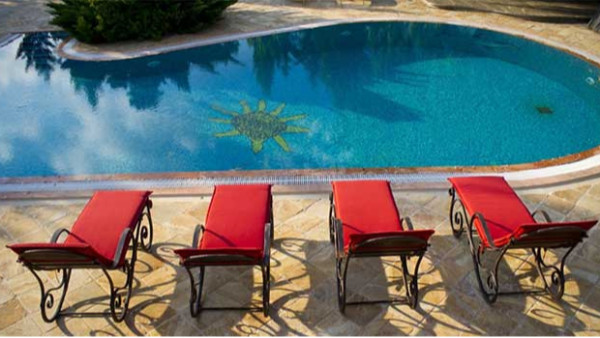 游泳池一體化設(shè)備適合什么類(lèi)型的游泳池？