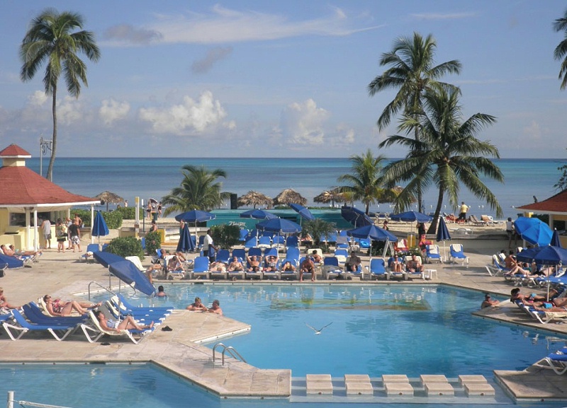 選擇游泳池設備的時候，要注意看哪些問題