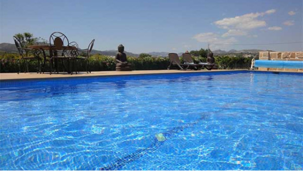 別墅游泳池需要哪些水處理設備，后期又要怎么維護呢？